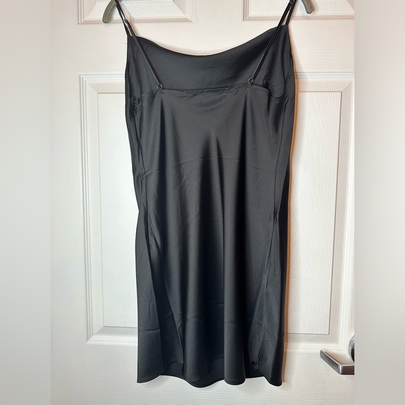 Forever 21 Black Satin Mini Dress - Picture 3 of 4